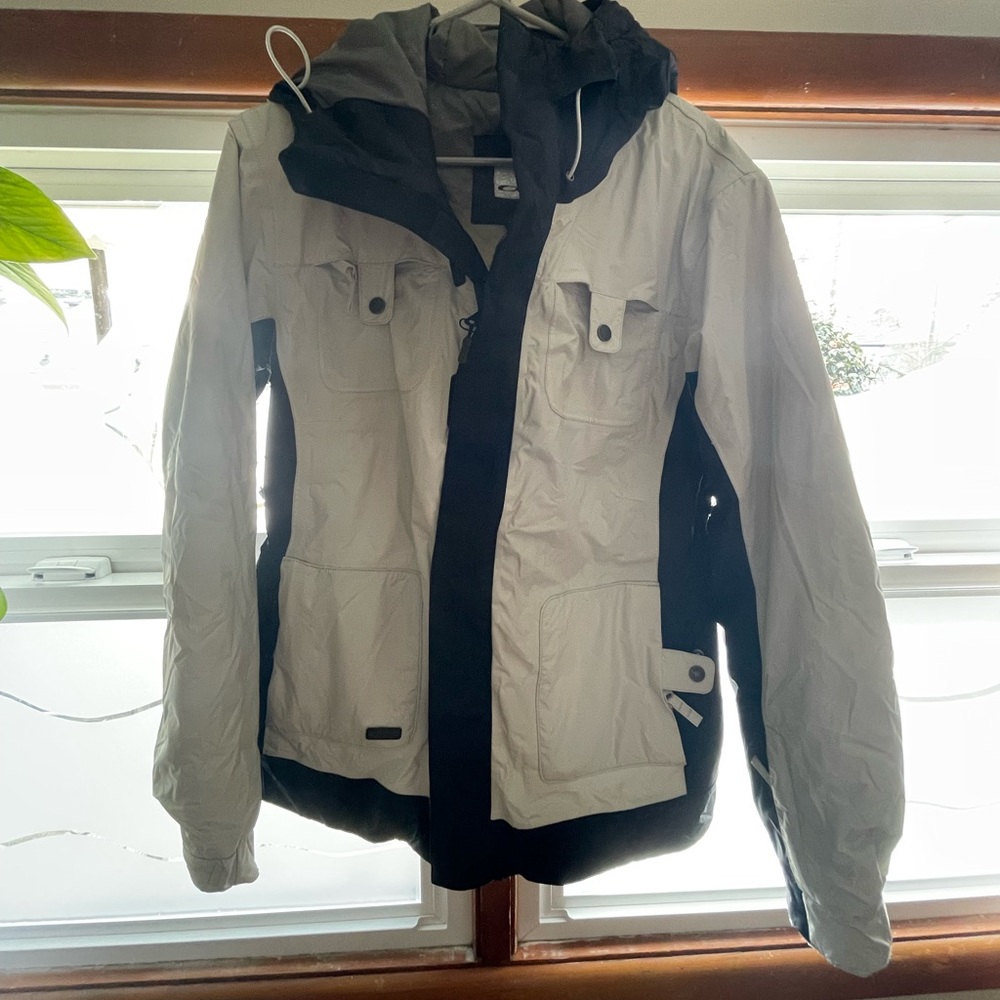 Oakley rain jacket size medium women’s